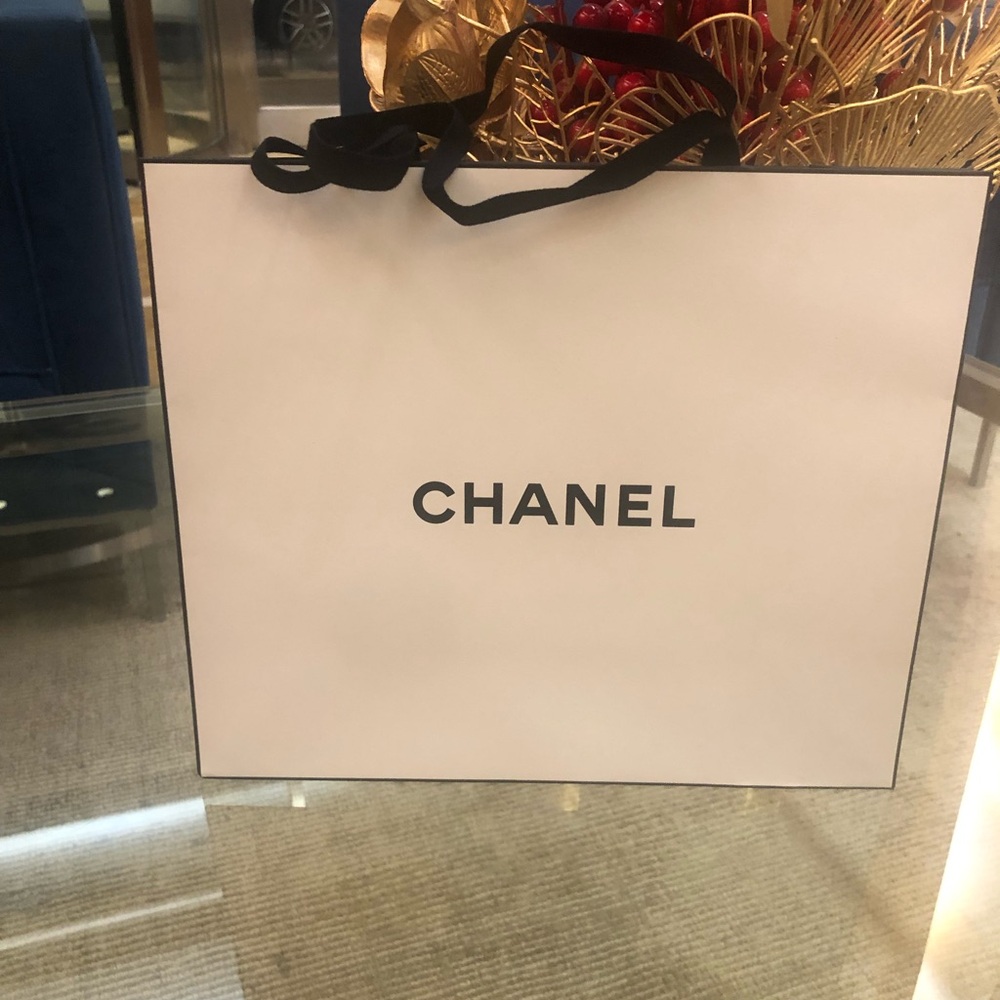 CHANEL Mini Gift Bag